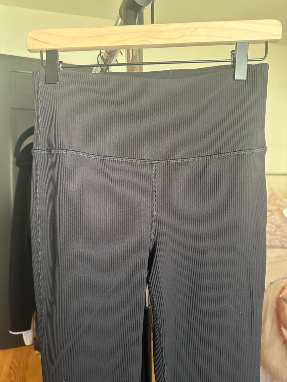 Athleta Elation Rib Crop Flare Leggings in Black Size Medium - Picture 5 of 10